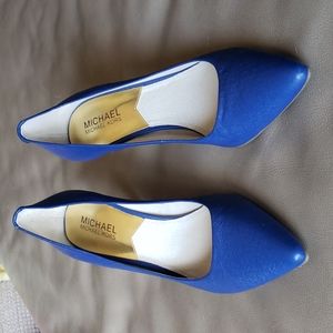 Michael Kors size 7.5 Women's Dress Shoes Blue